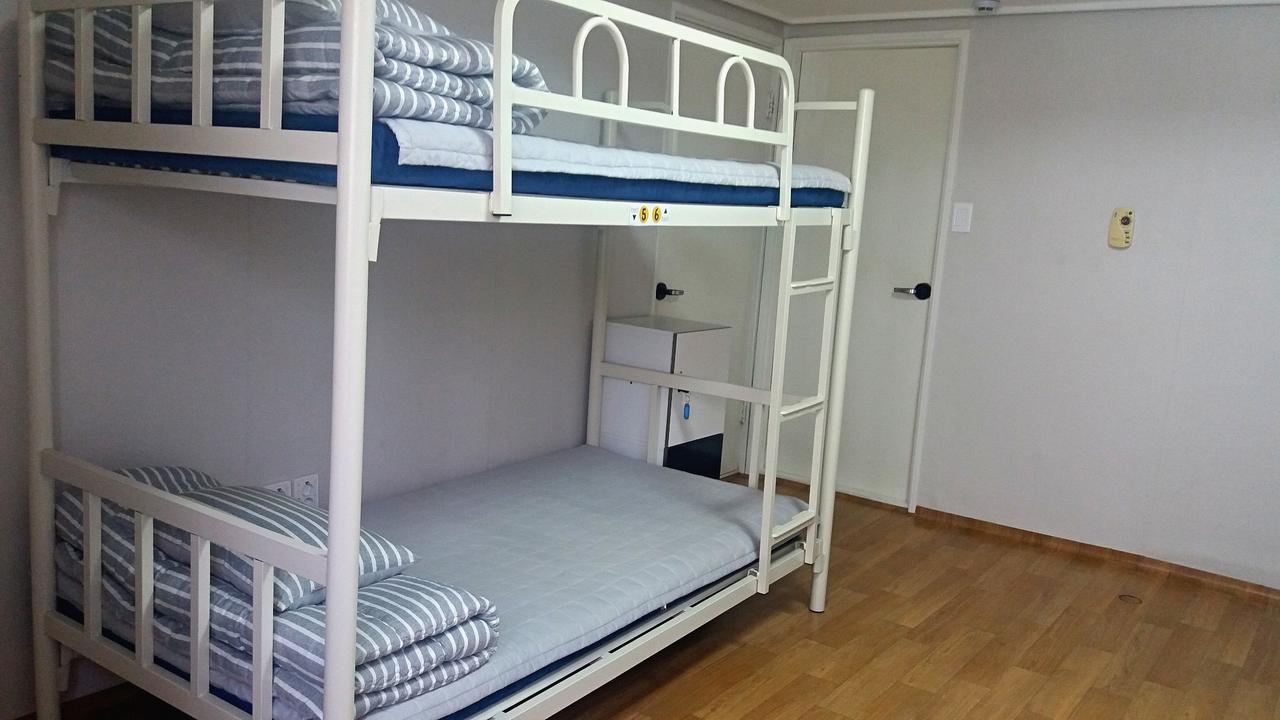 Silk Road Hostel Busan Eksteriør billede