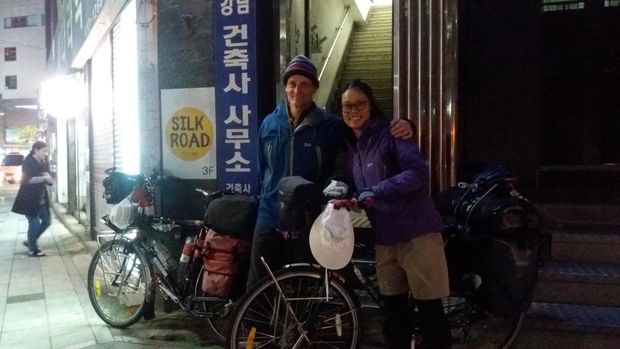 Silk Road Hostel Busan Eksteriør billede