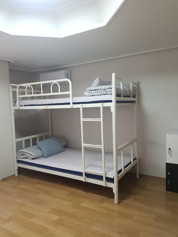 Silk Road Hostel Busan Eksteriør billede